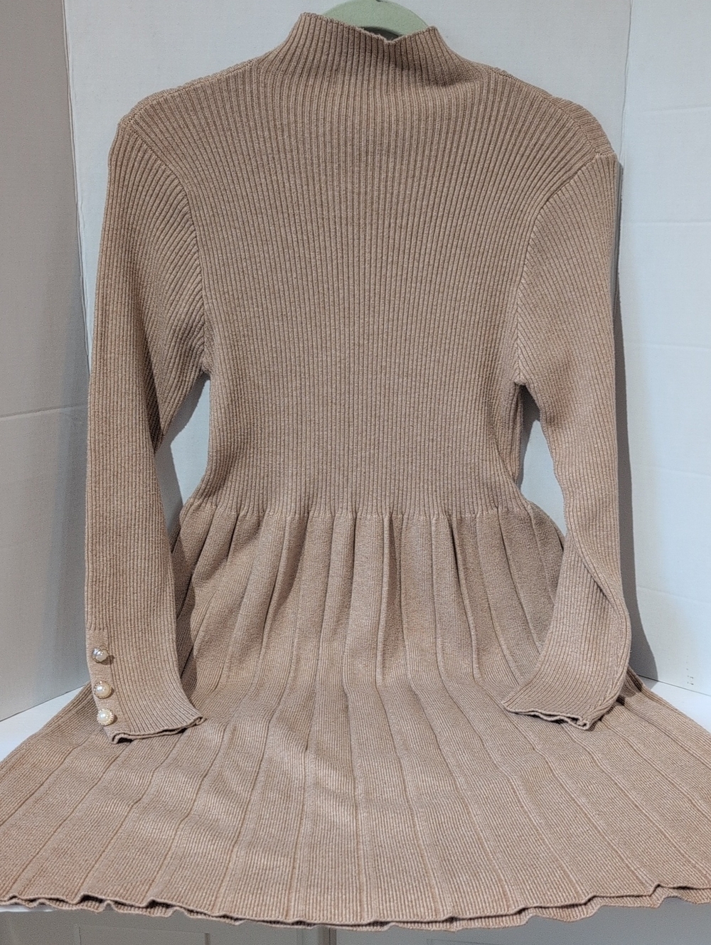 S. Christina 100% Cashmere Sweater Dress L/Xl in Taupe Pleated Pearl Look Button - Picture 6 of 7